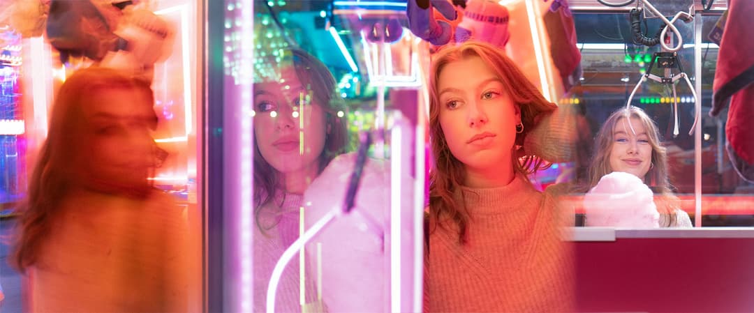PHOTO - Sweet Neon