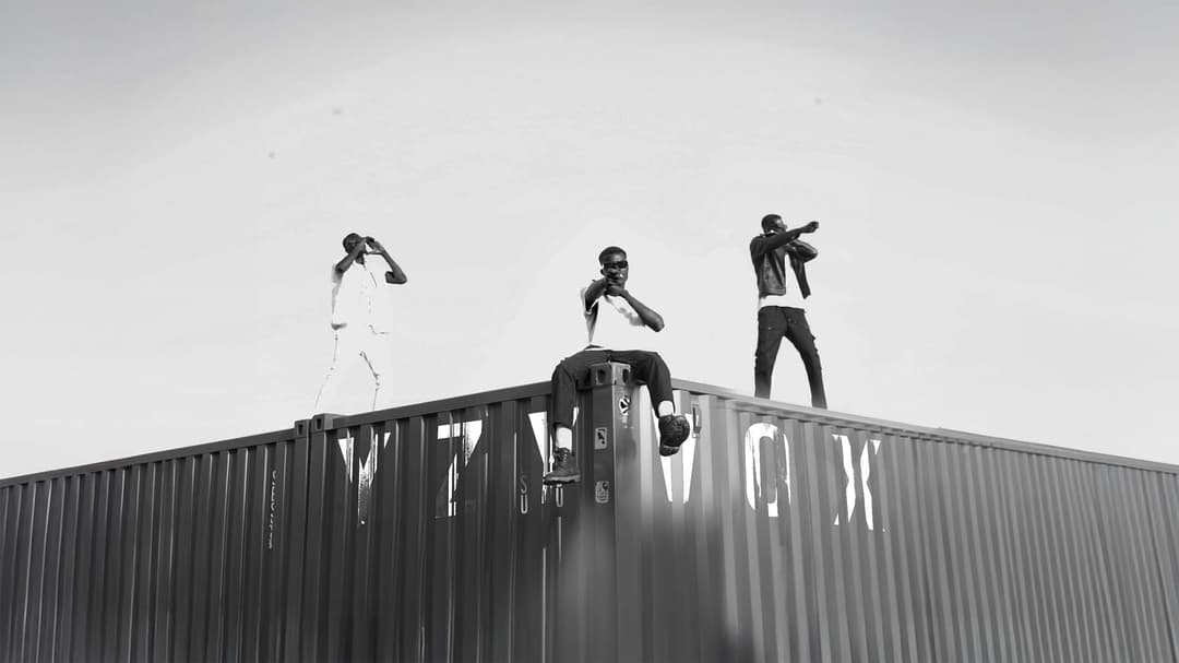 VIDÉO - Reculez 